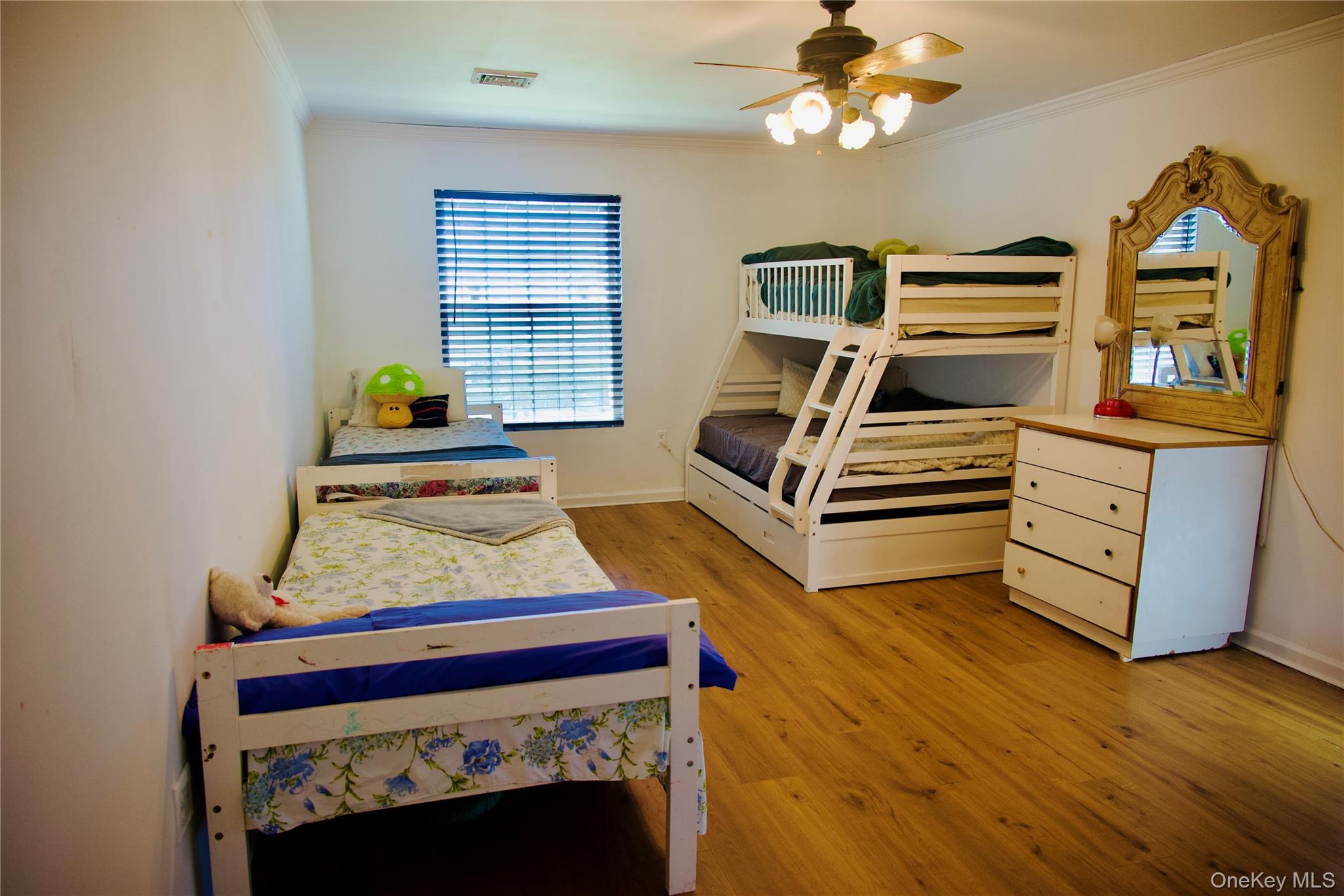 29 Sheridan Drive Property Photo 5