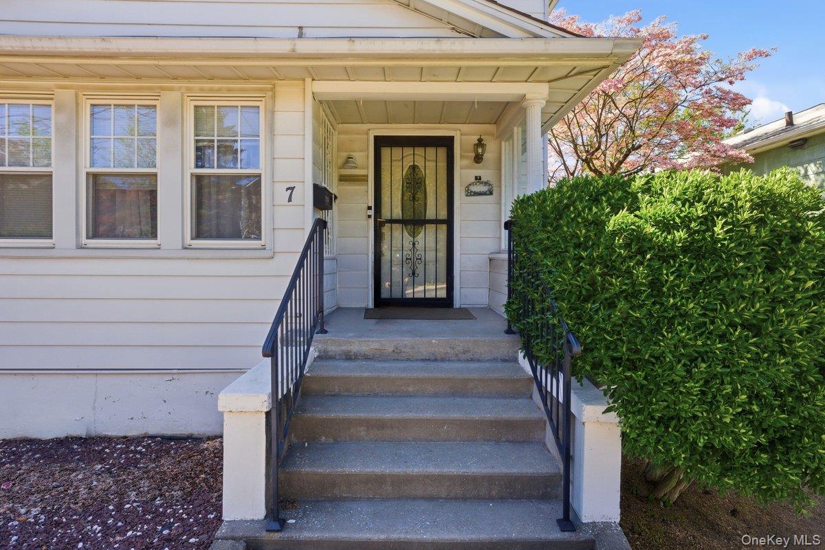 7 Byron Avenue Property Photo 4