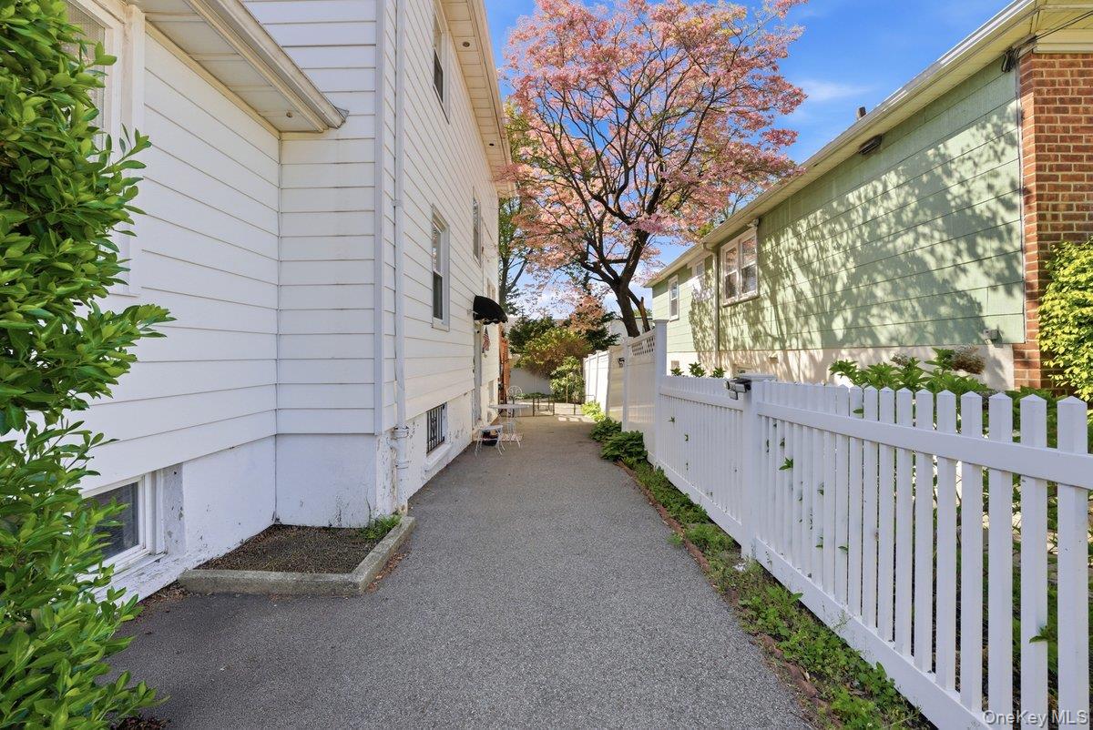 7 Byron Avenue Property Photo 5