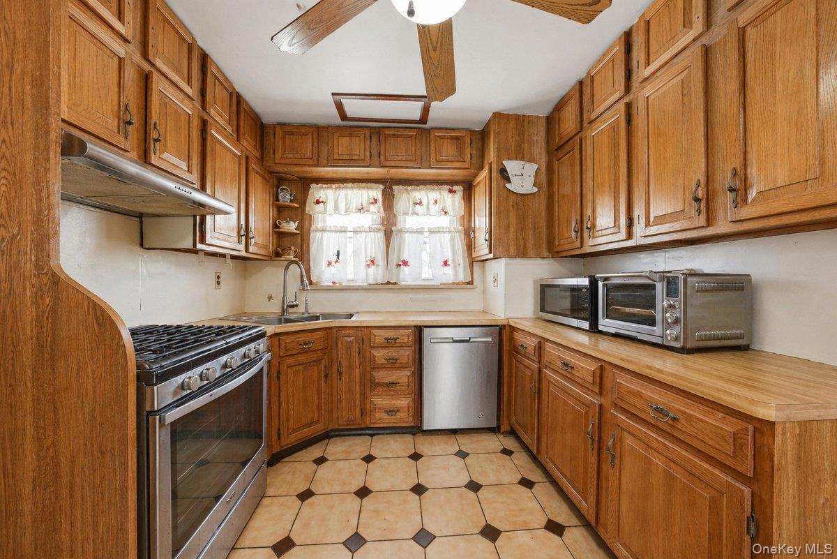 7 Byron Avenue Property Photo 6