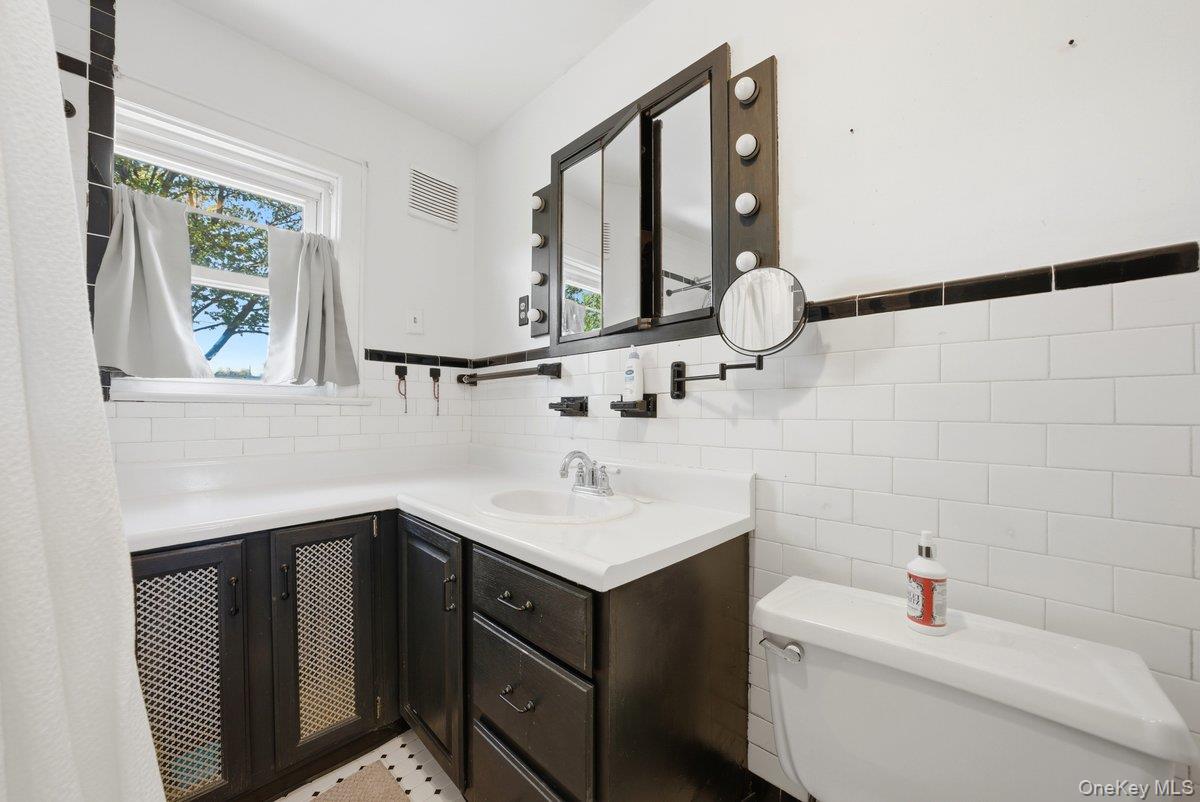 7 Byron Avenue Property Photo 24
