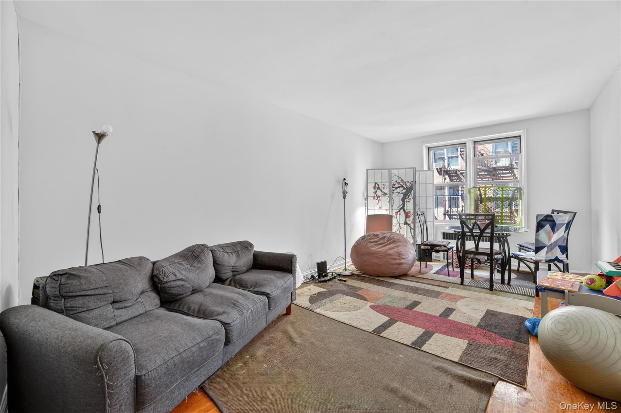 2105 Wallace Avenue 2a Property Photo 2