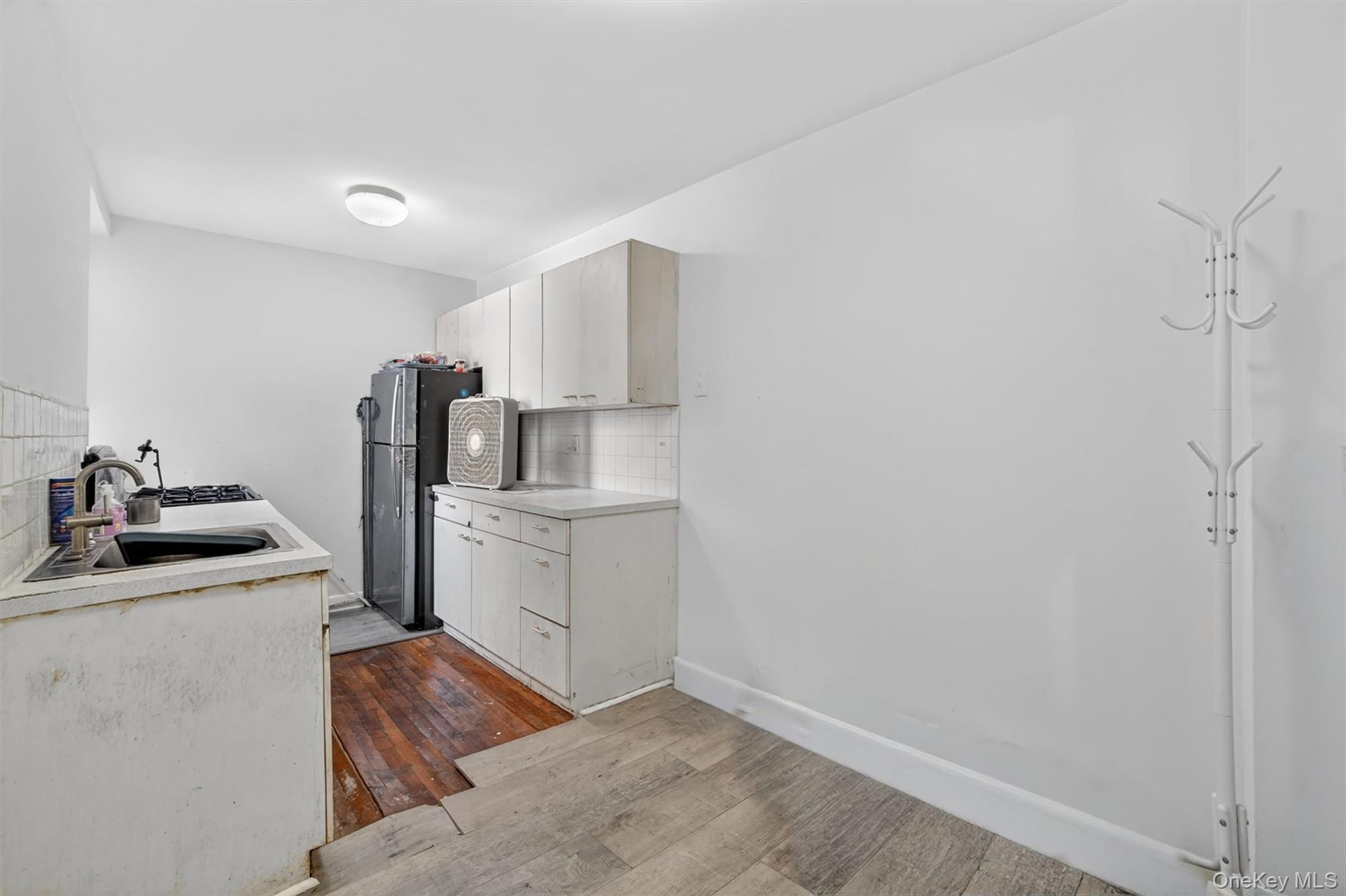 2105 Wallace Avenue 2a Property Photo 11