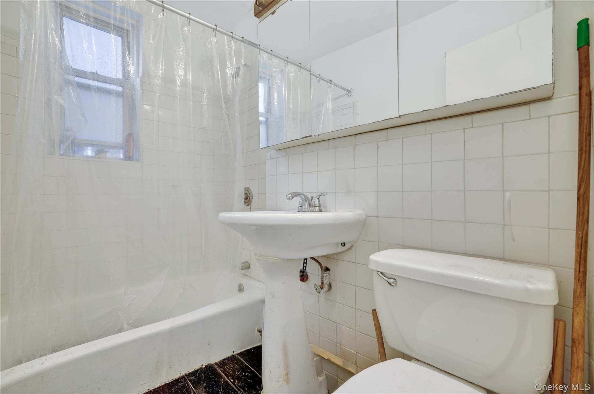 2105 Wallace Avenue 2a Property Photo 14