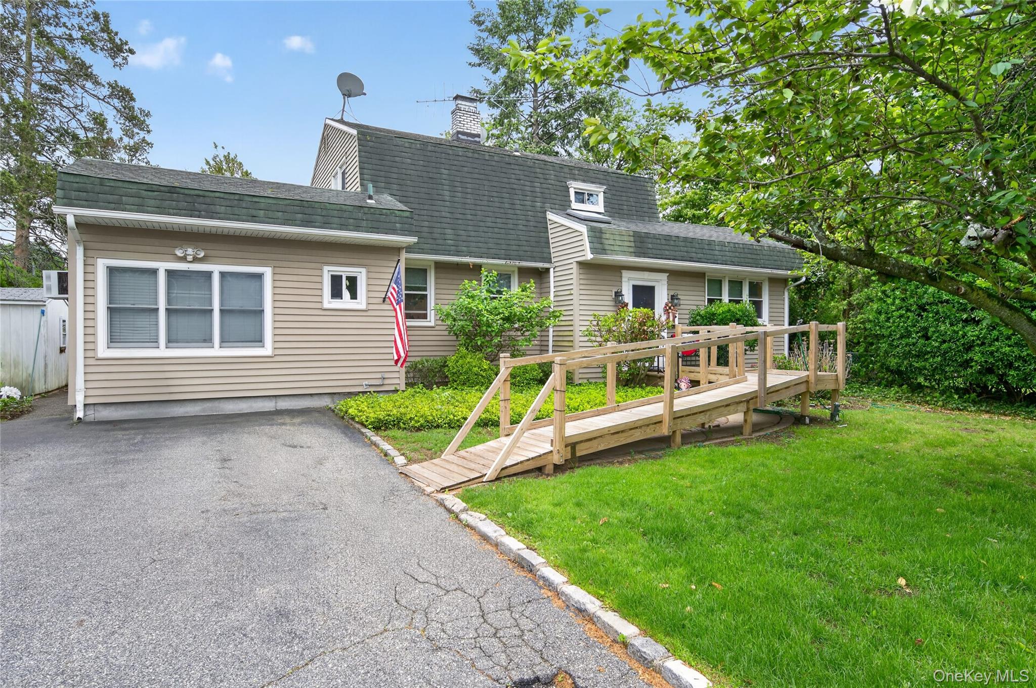 8 7th Street Property Photo 1