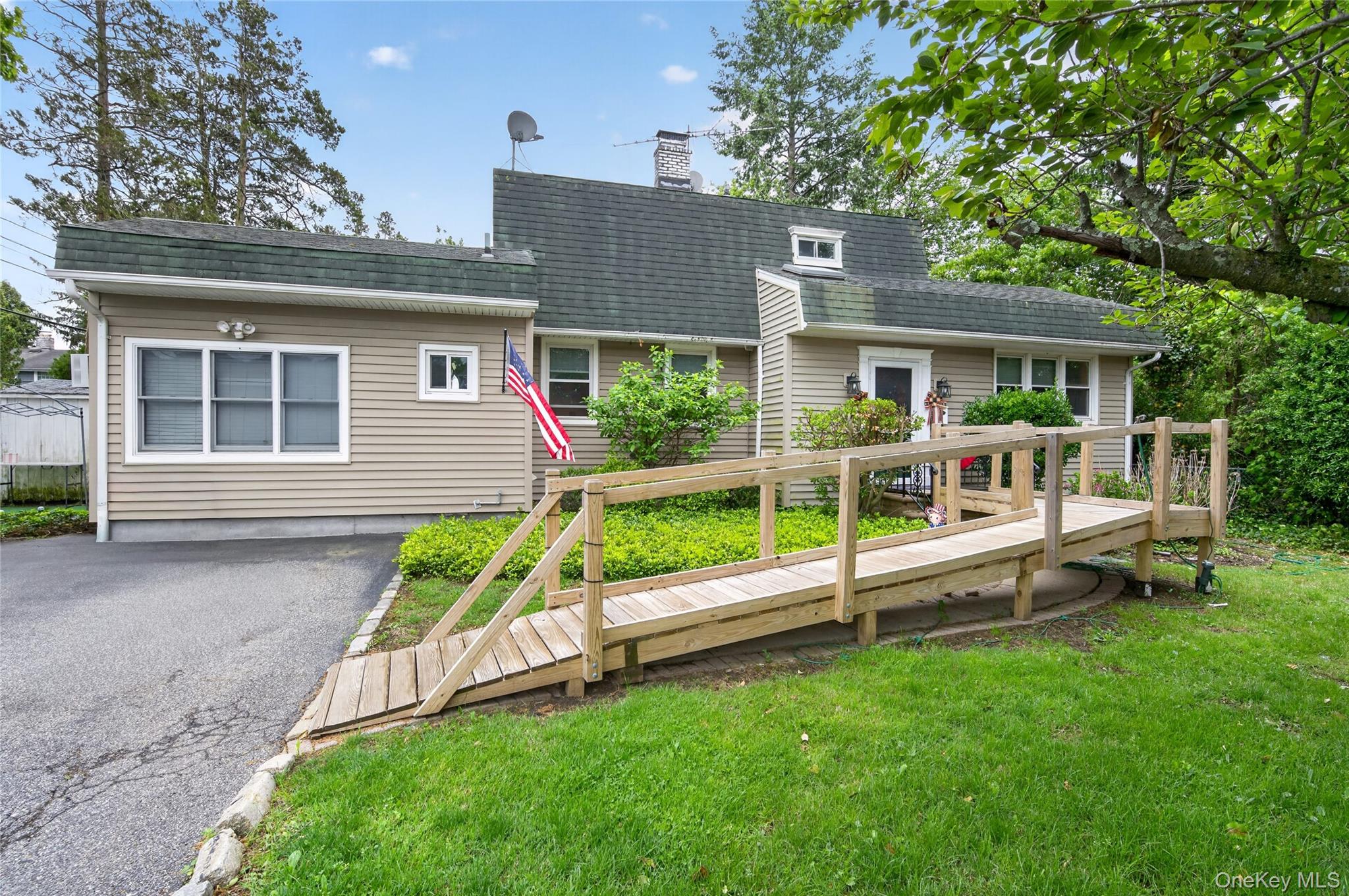 8 7th Street Property Photo 2