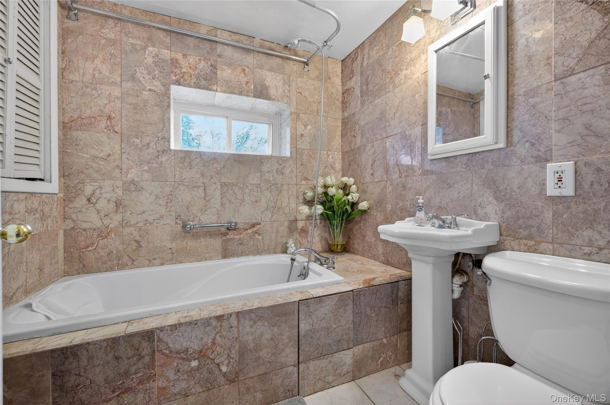 8 7th Street Property Photo 14