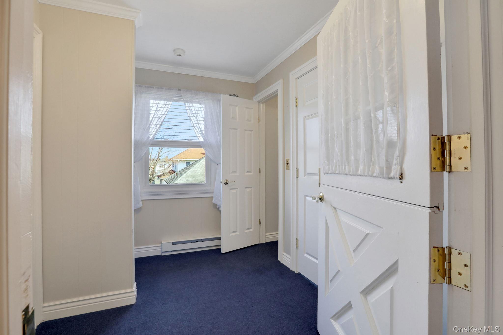 411 Albany Avenue Property Photo 8