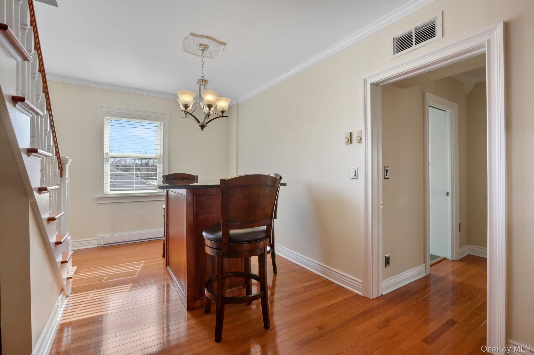 411 Albany Avenue Property Photo 18