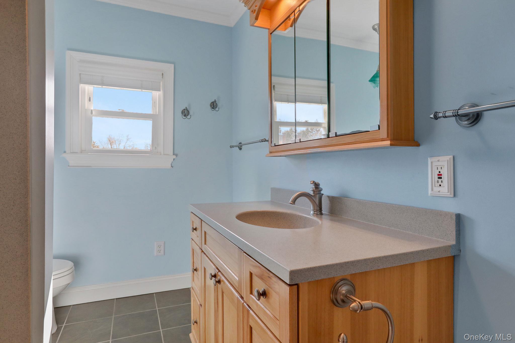 411 Albany Avenue Property Photo 19