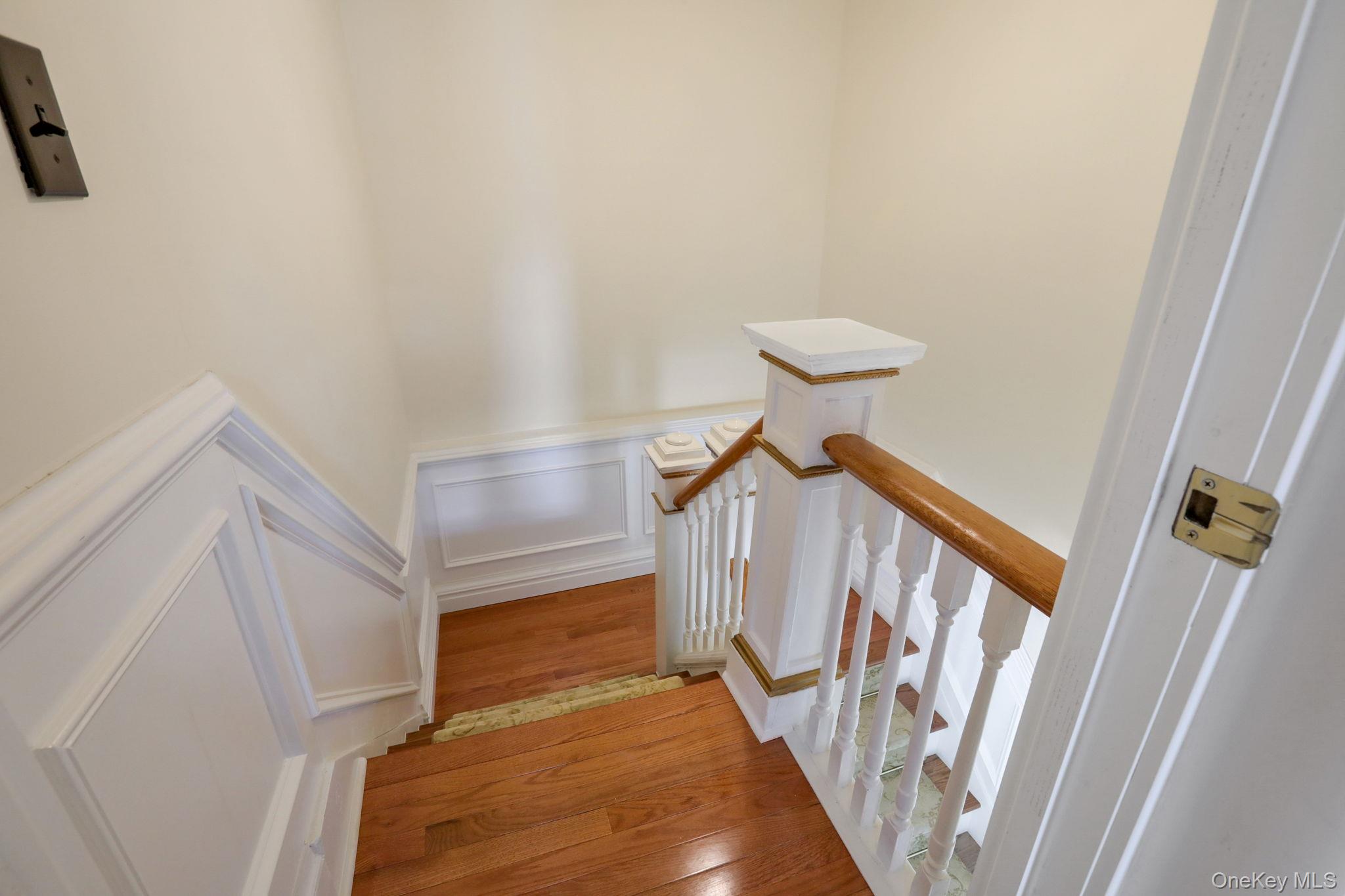 411 Albany Avenue Property Photo 23