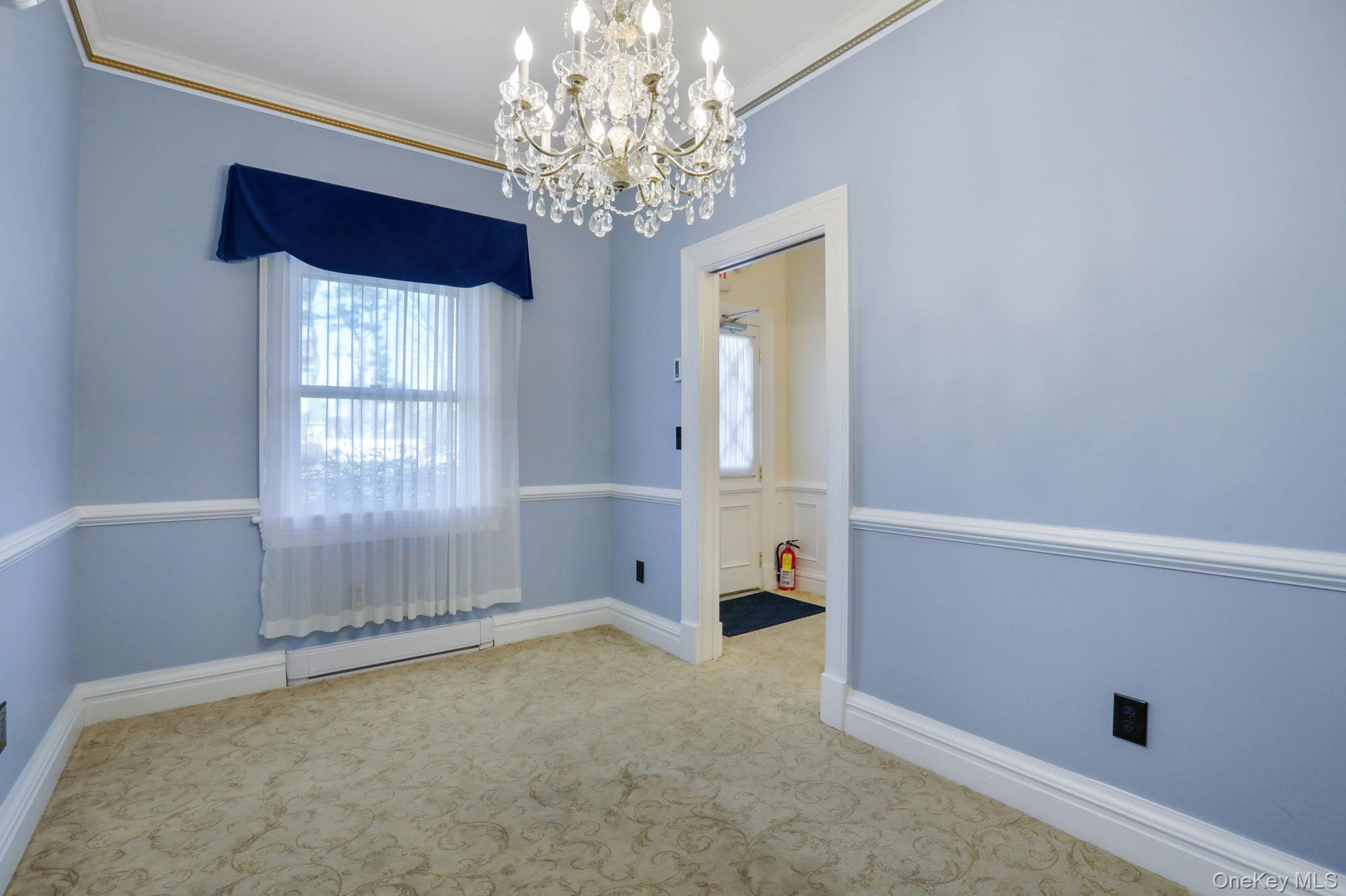 411 Albany Avenue Property Photo 27