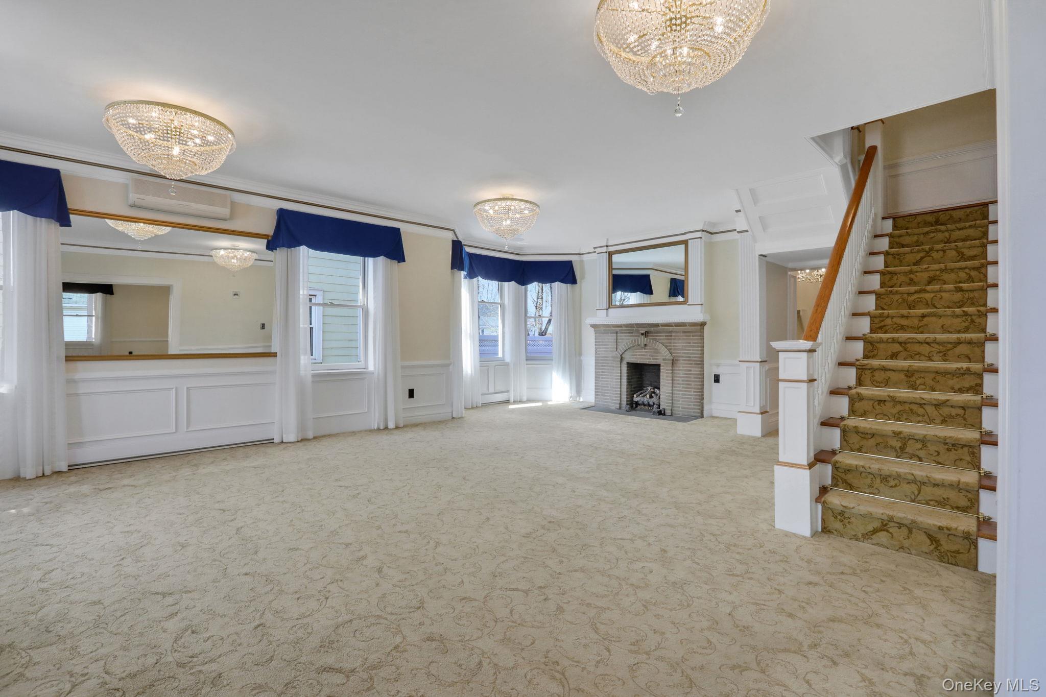 411 Albany Avenue Property Photo 36