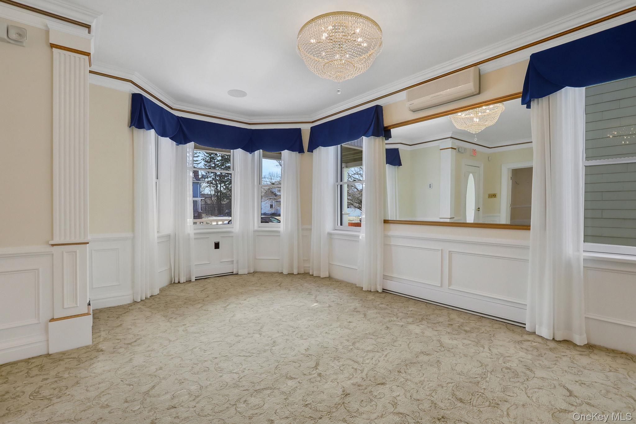 411 Albany Avenue Property Photo 37