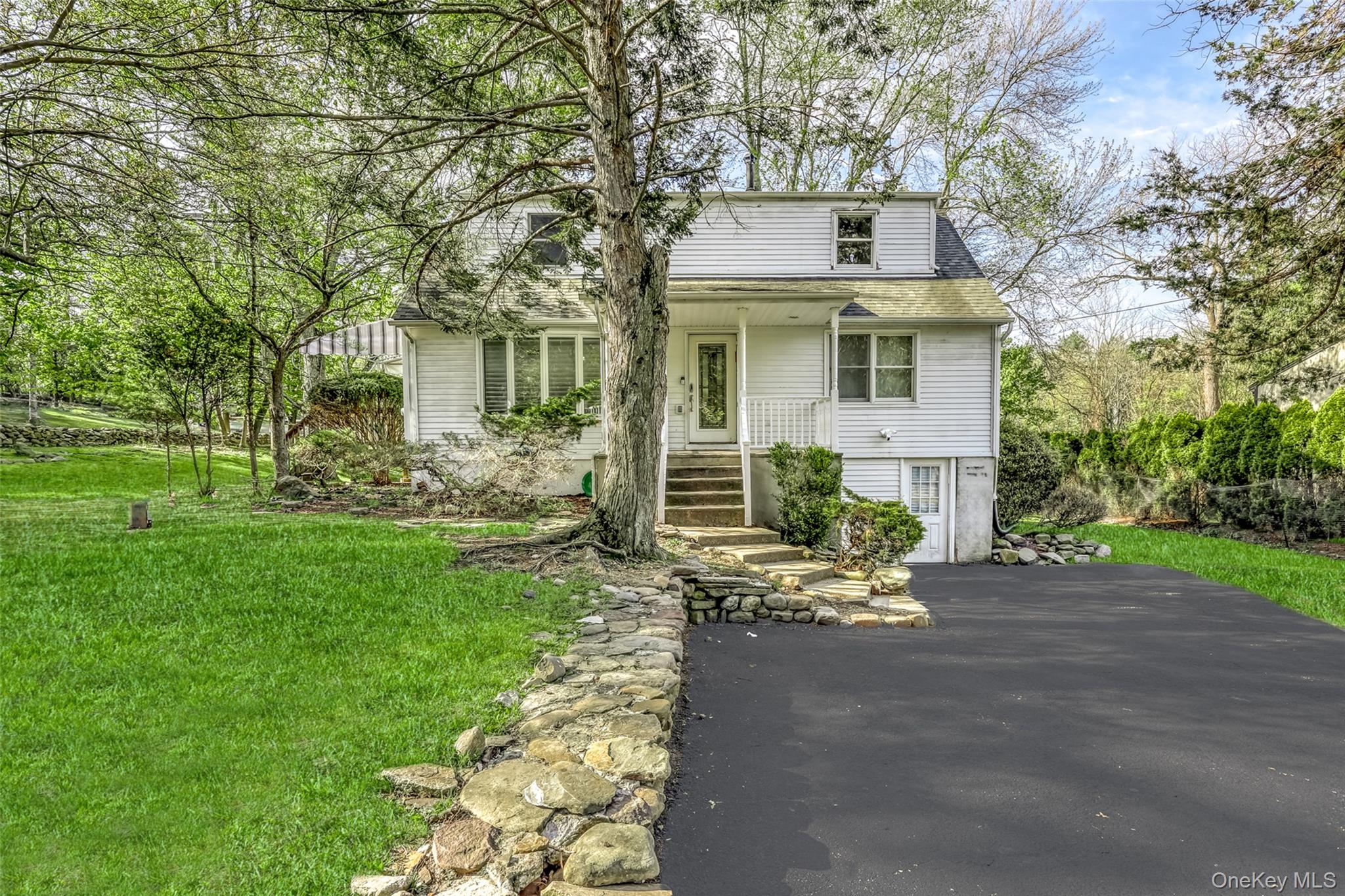 1 Hillside Avenue Property Photo 2