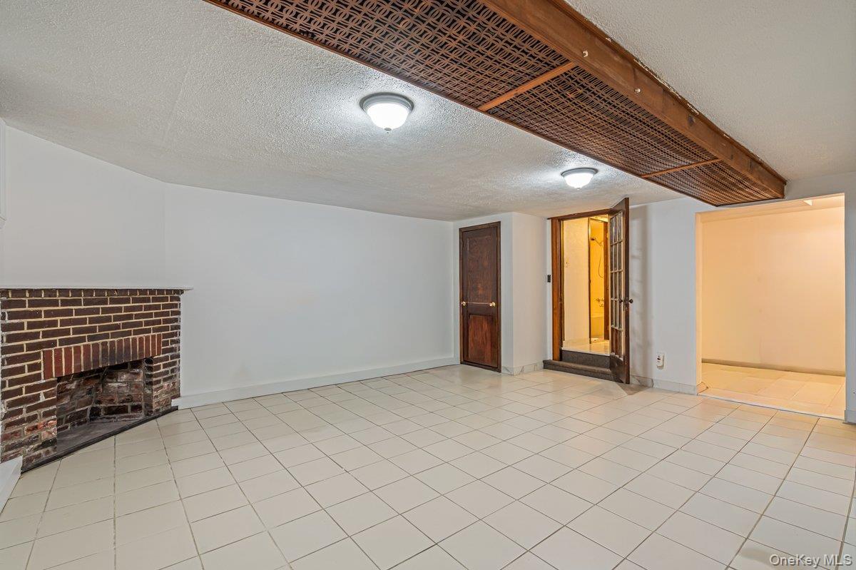 67-52 Ingram Street Property Photo 16