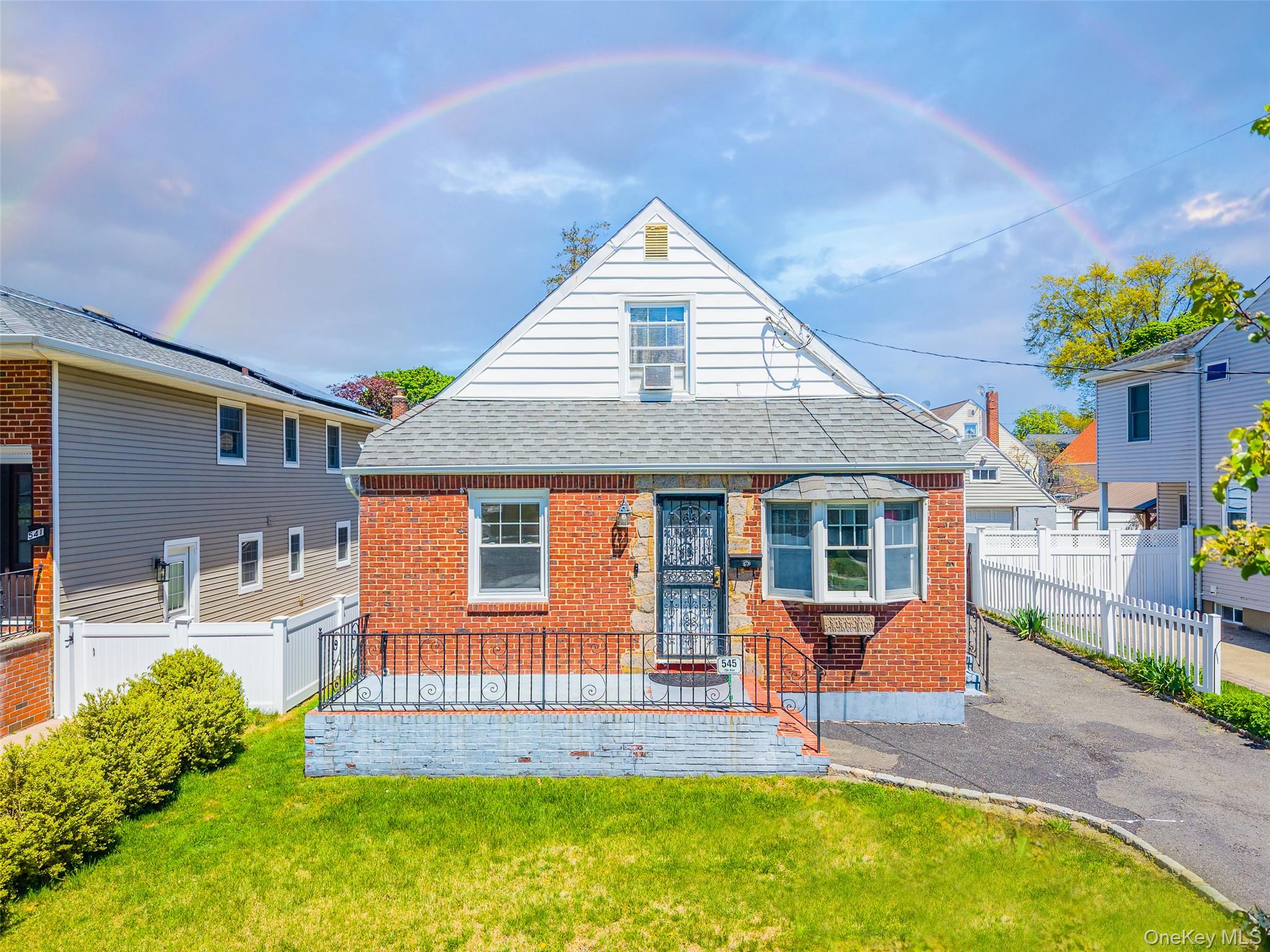 545 7th Avenue Property Photo 1