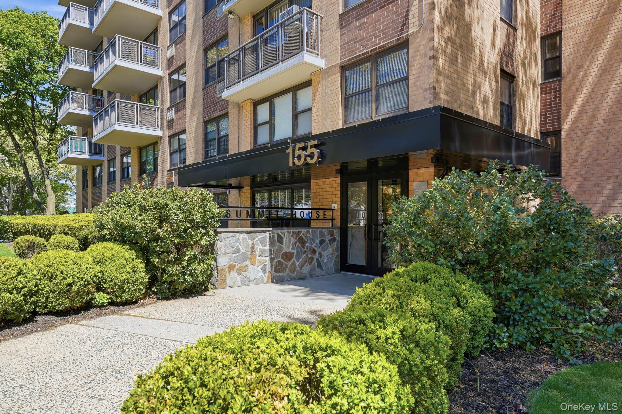 155 Ferris Avenue #7K Property Photo 1