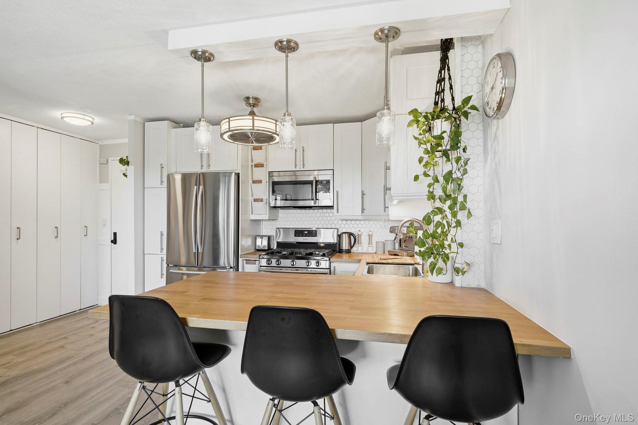 155 Ferris Avenue #7k Property Photo 8