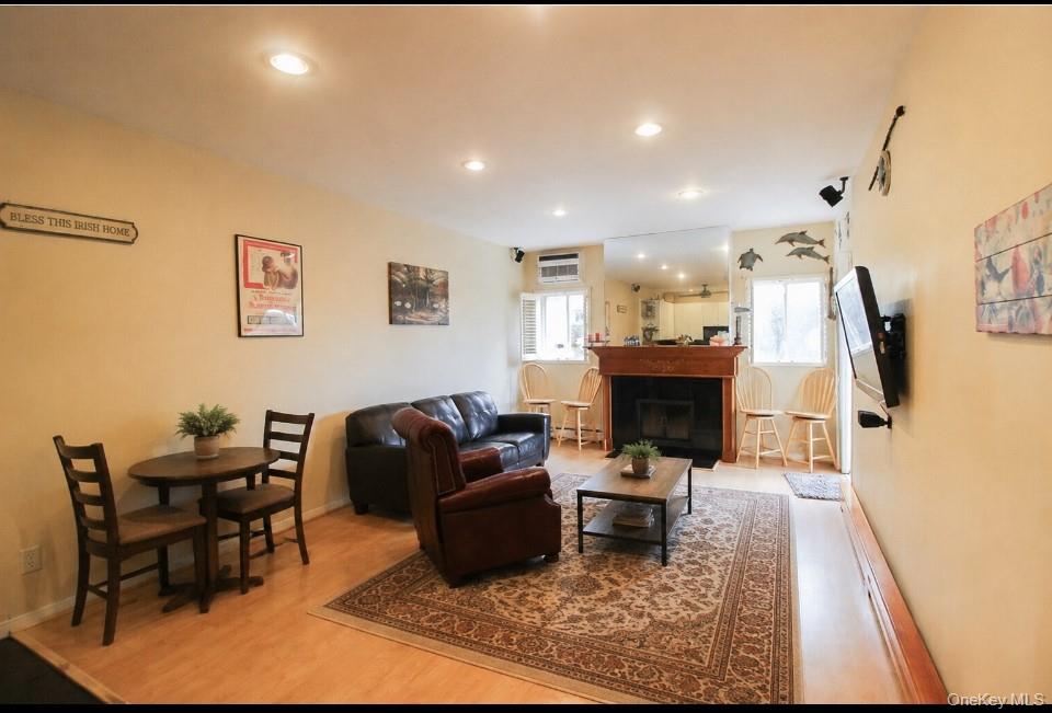 2716 Schurz Avenue B1 Property Photo 13
