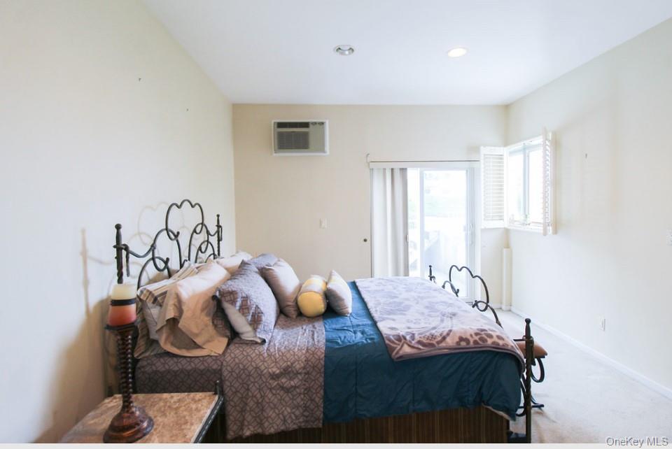 2716 Schurz Avenue B1 Property Photo 19