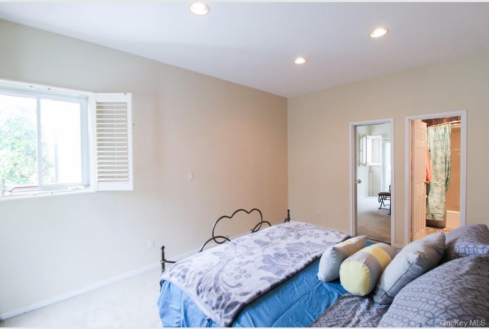 2716 Schurz Avenue B1 Property Photo 20