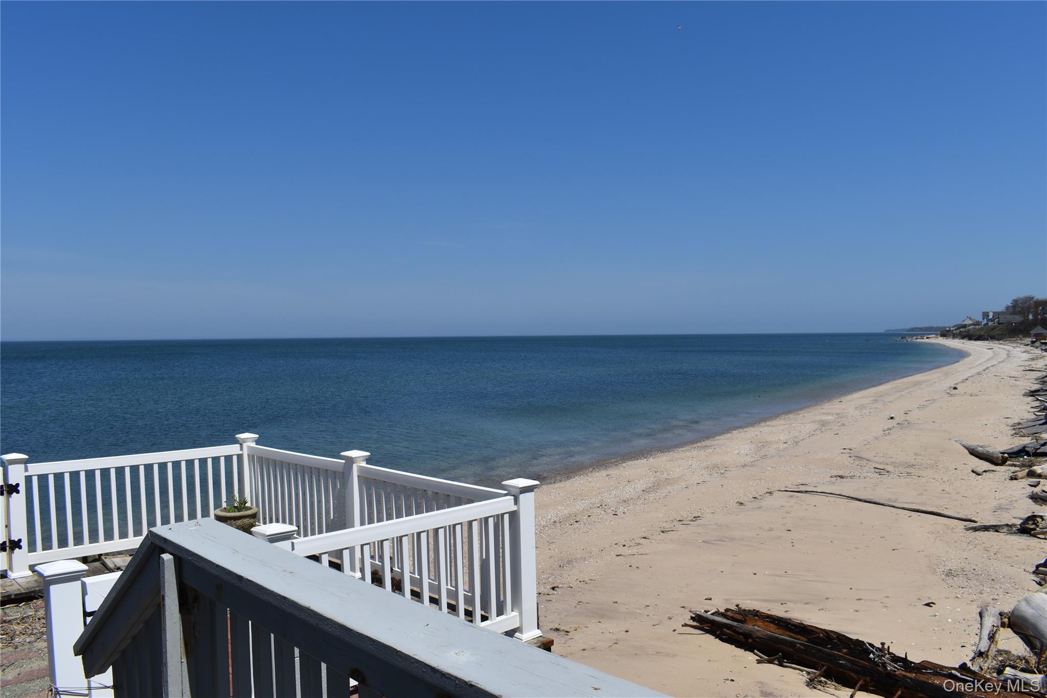 52755 Soundview Avenue Property Photo 2