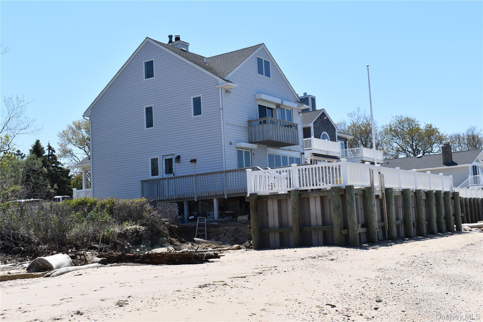 52755 Soundview Avenue Property Photo 3