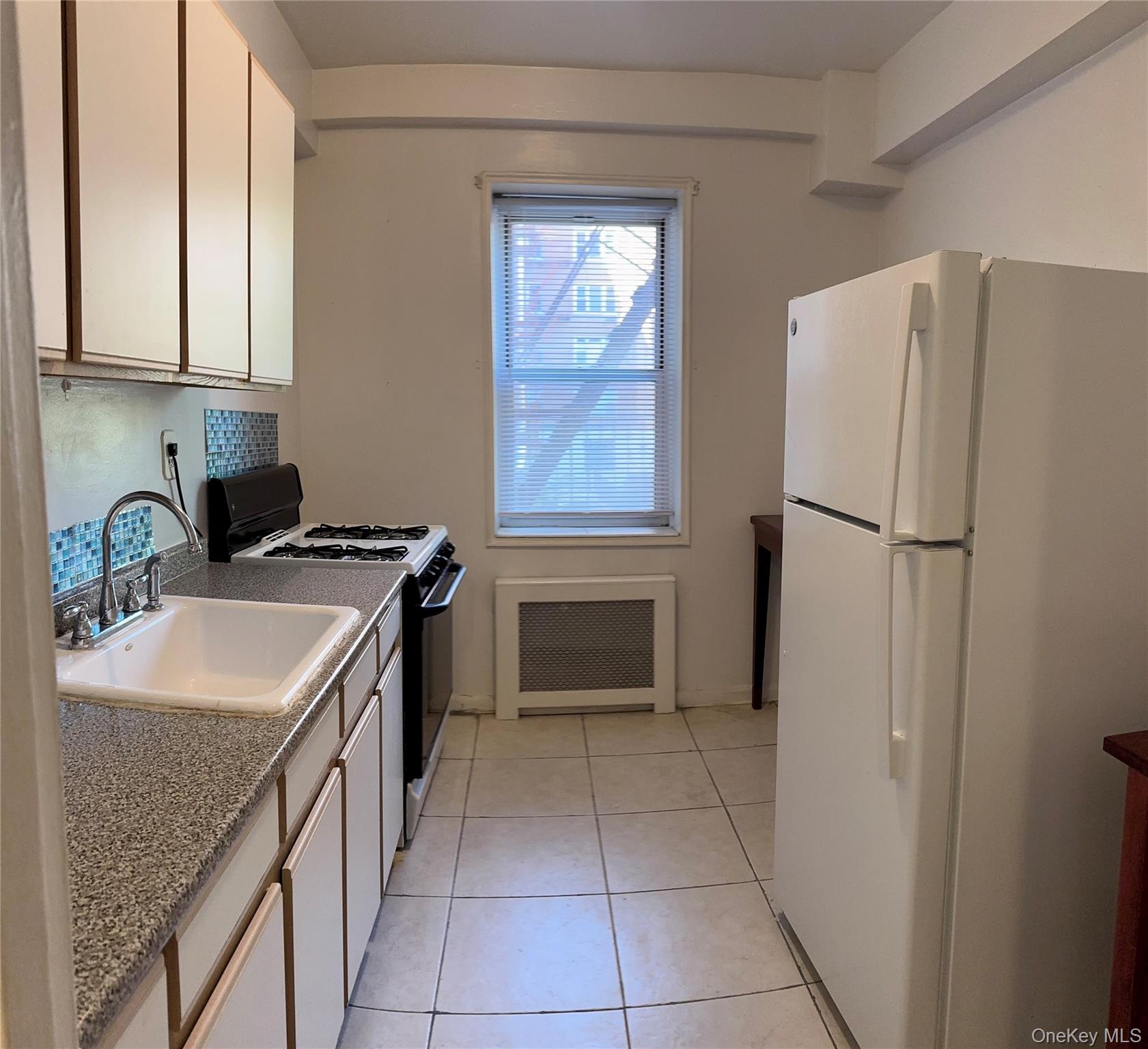 2 Sadore Lane 1r Property Photo 8
