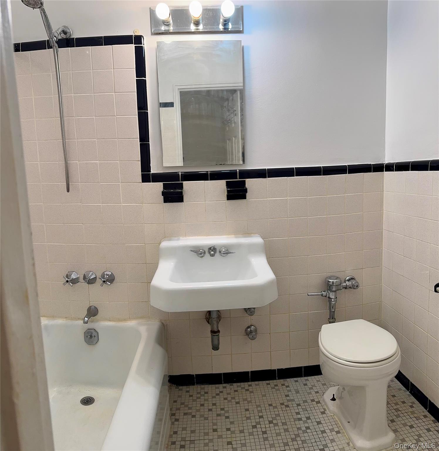 2 Sadore Lane 1r Property Photo 11