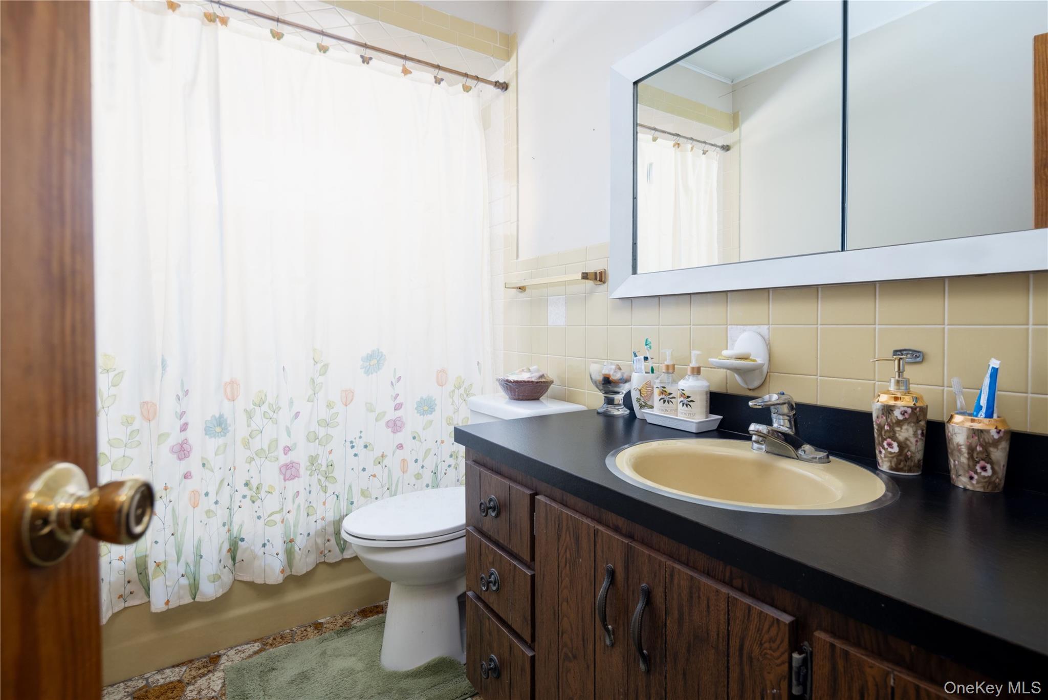 88 14th Street Property Photo 10