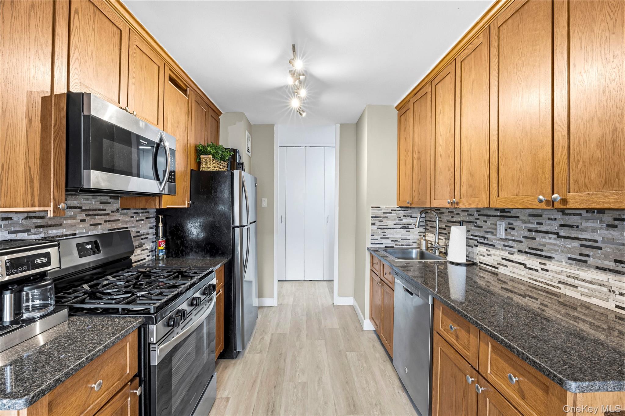 25 Neptune Boulevard 4h Property Photo 17