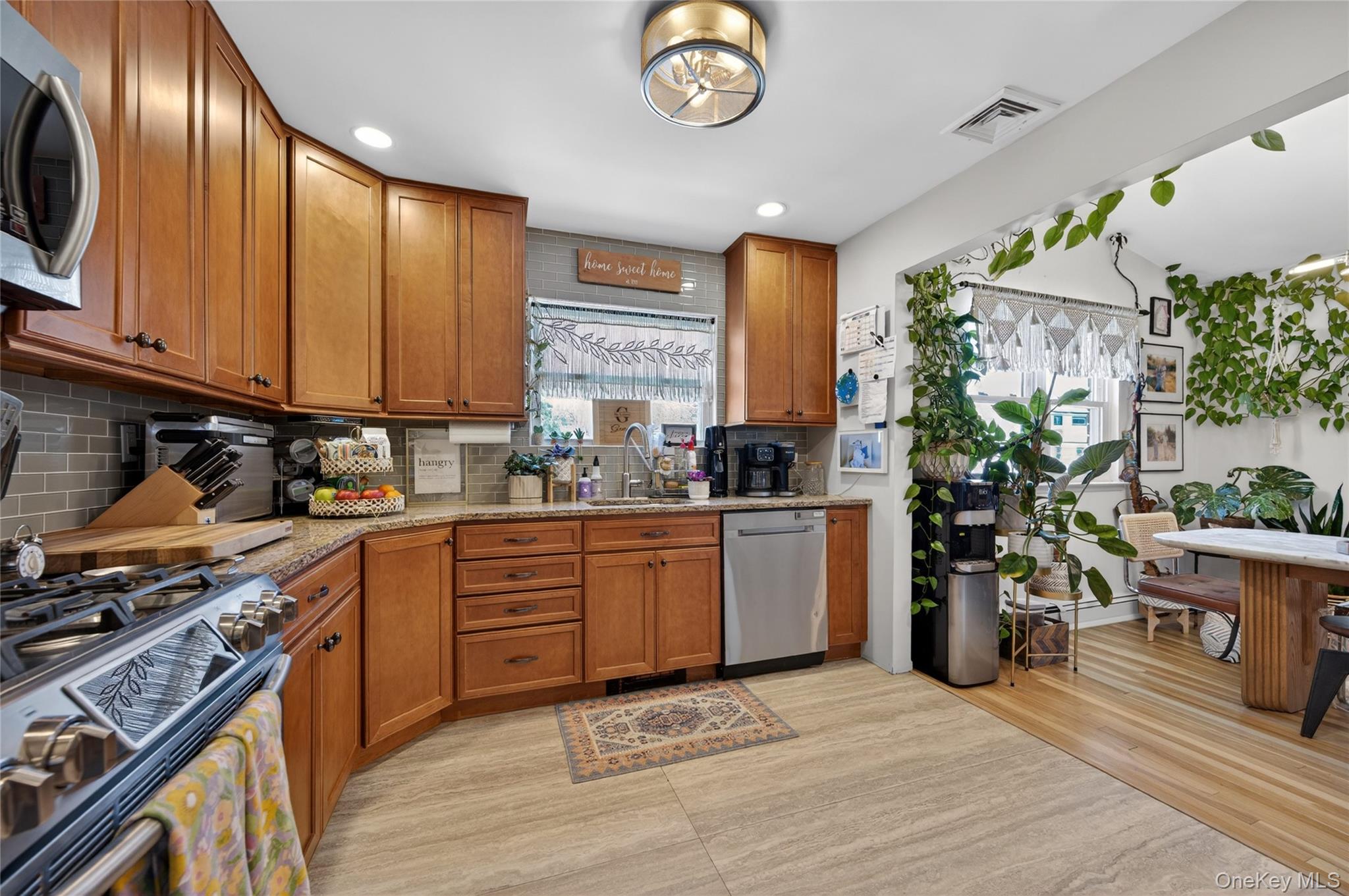 182 W 21st Street Property Photo 9