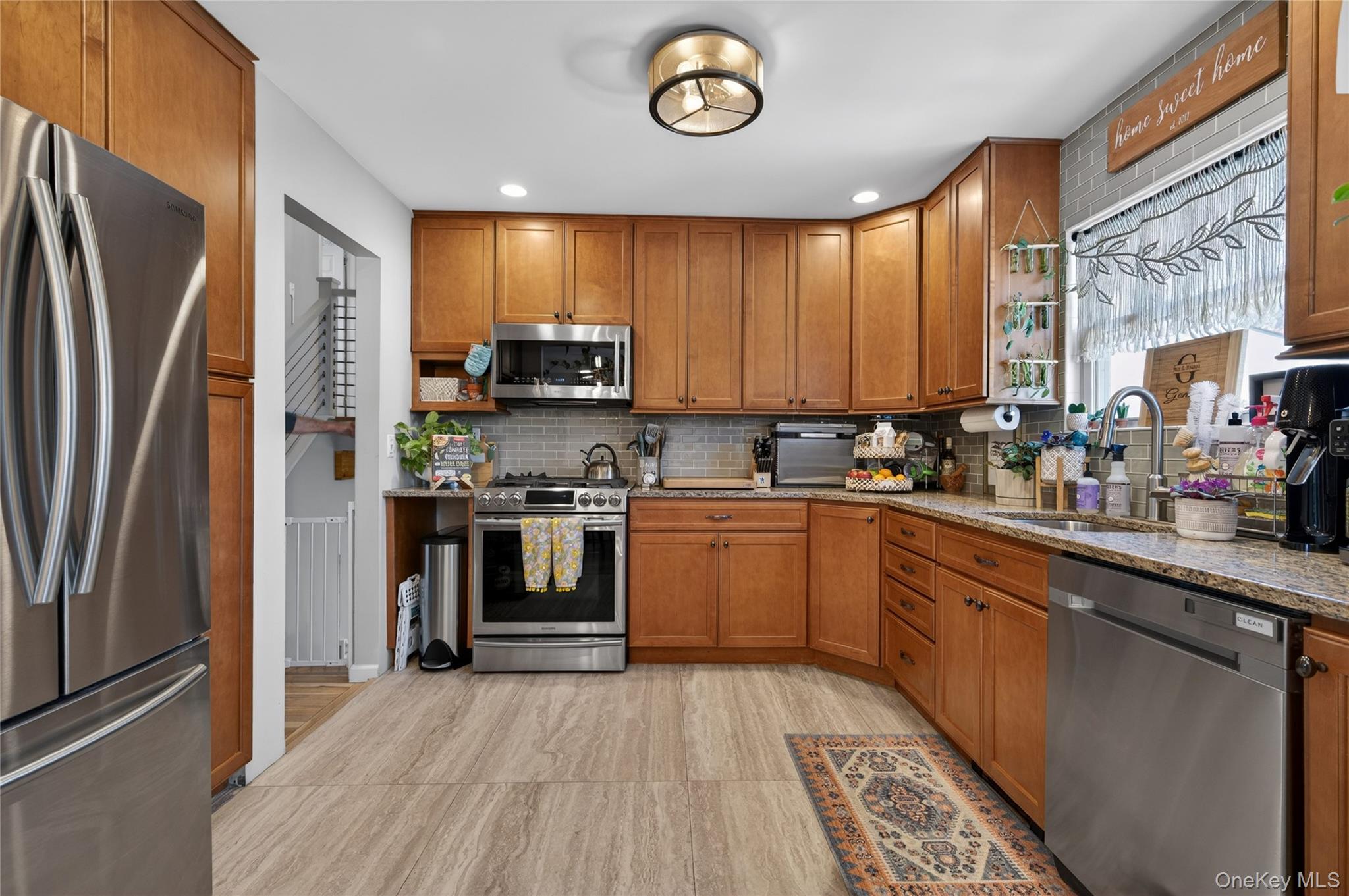 182 W 21st Street Property Photo 10