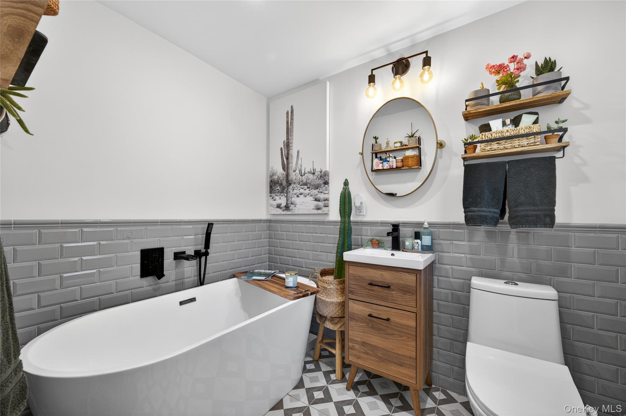 182 W 21st Street Property Photo 14
