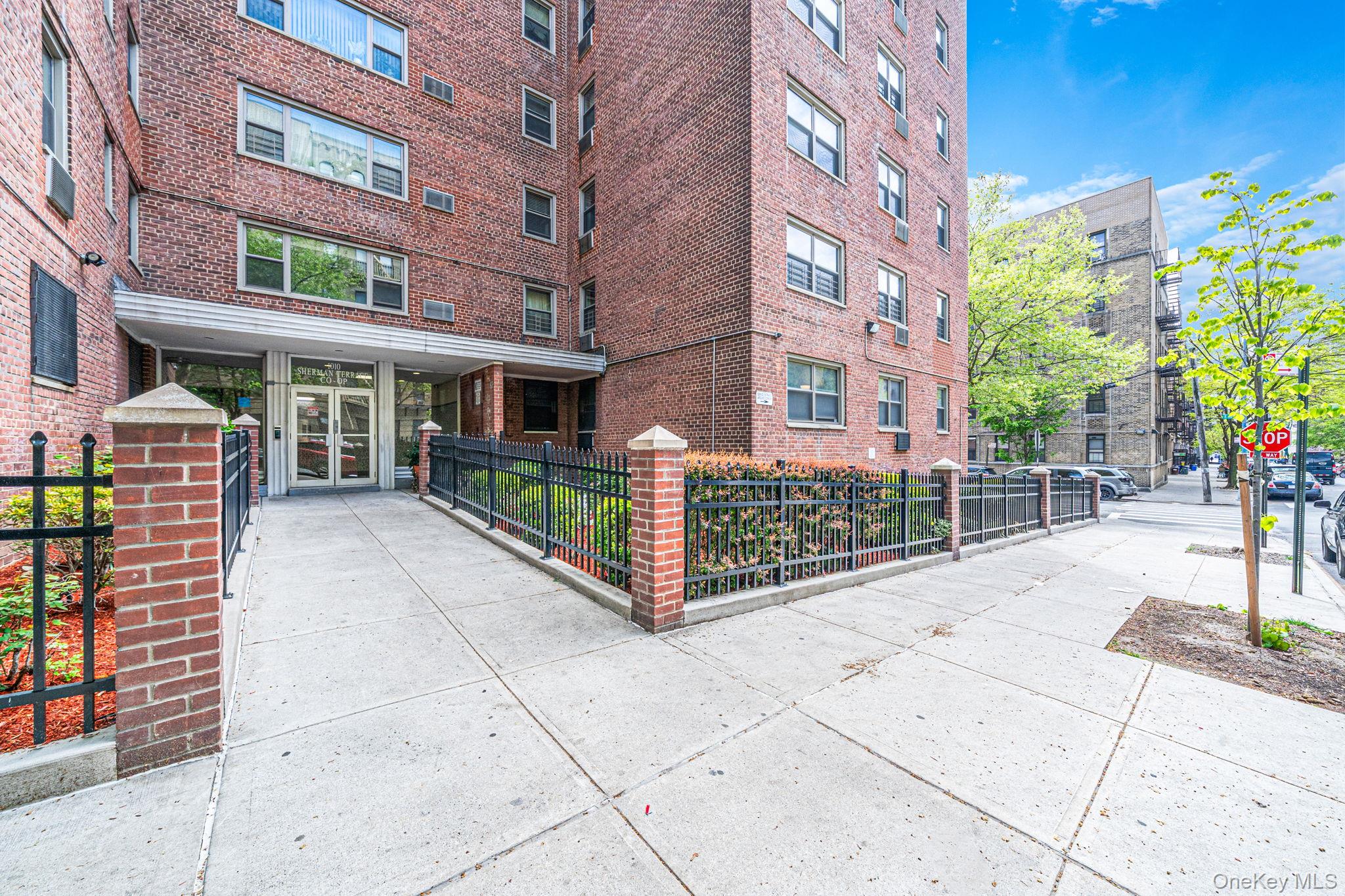 1010 Sherman Avenue 1f Property Photo 1
