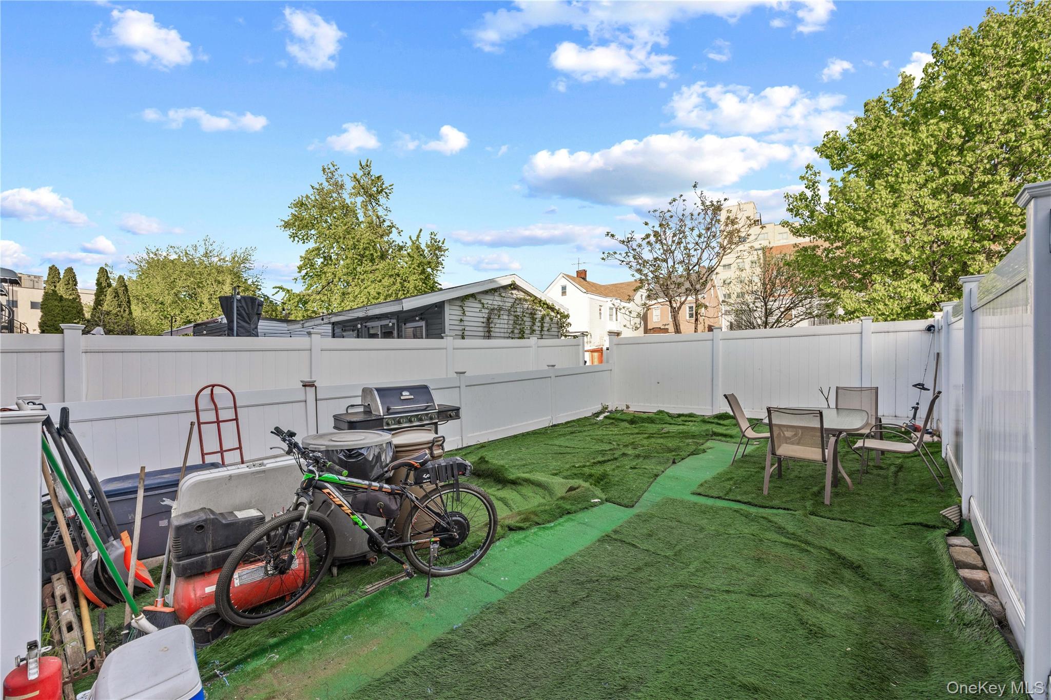 1904 Daly Avenue A Property Photo 24