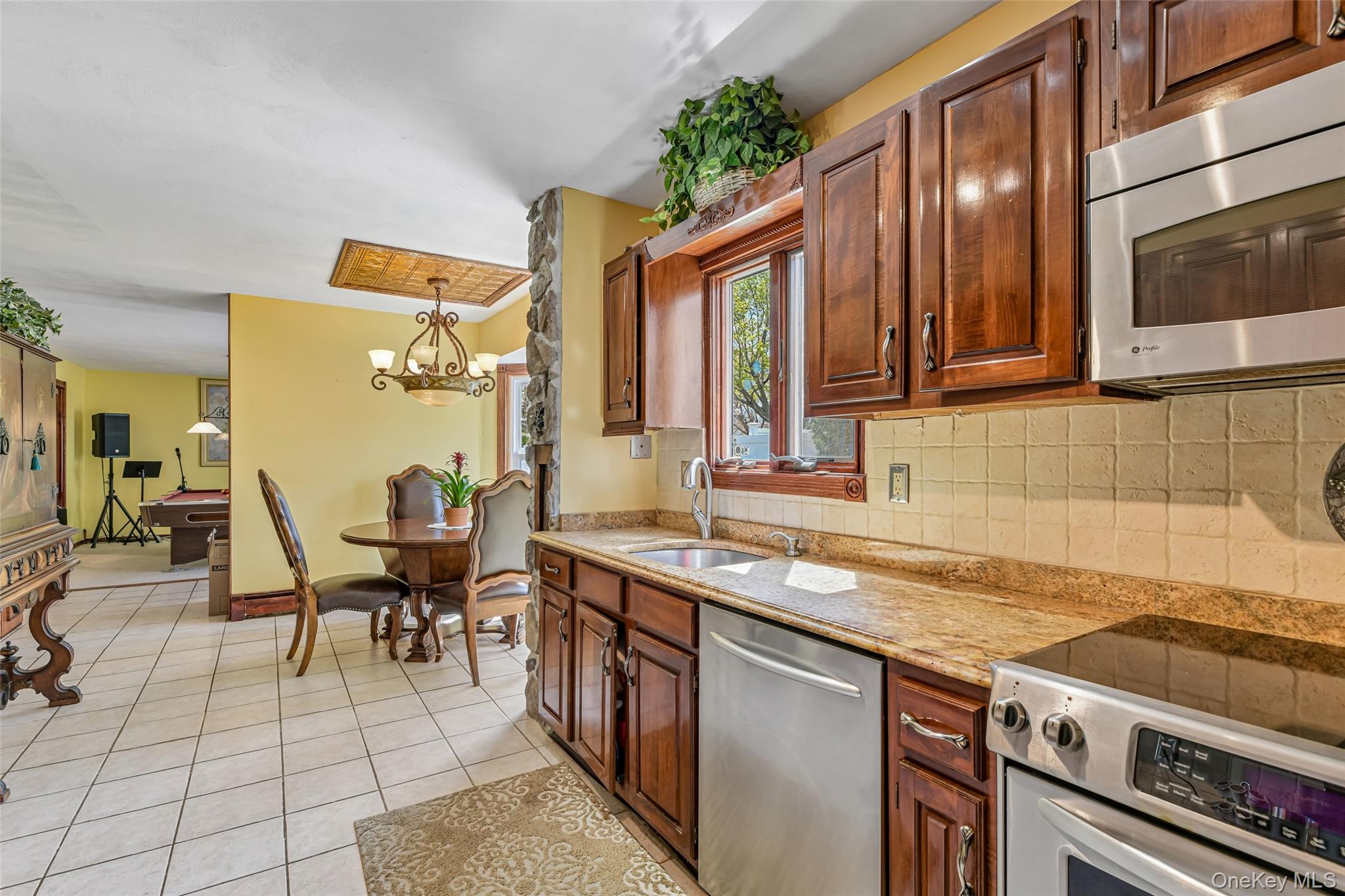 2 Deer Path Property Photo 14