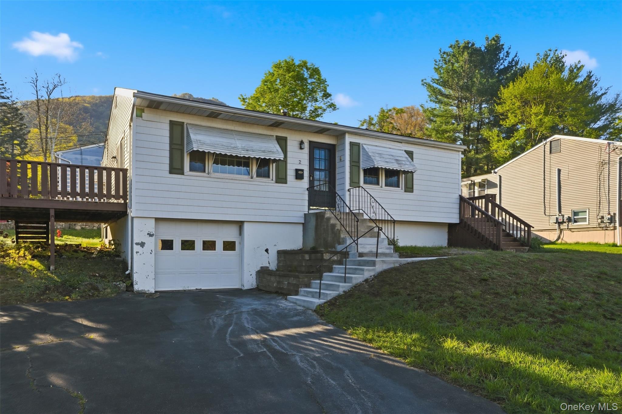 2 Crescent Drive Property Photo 1