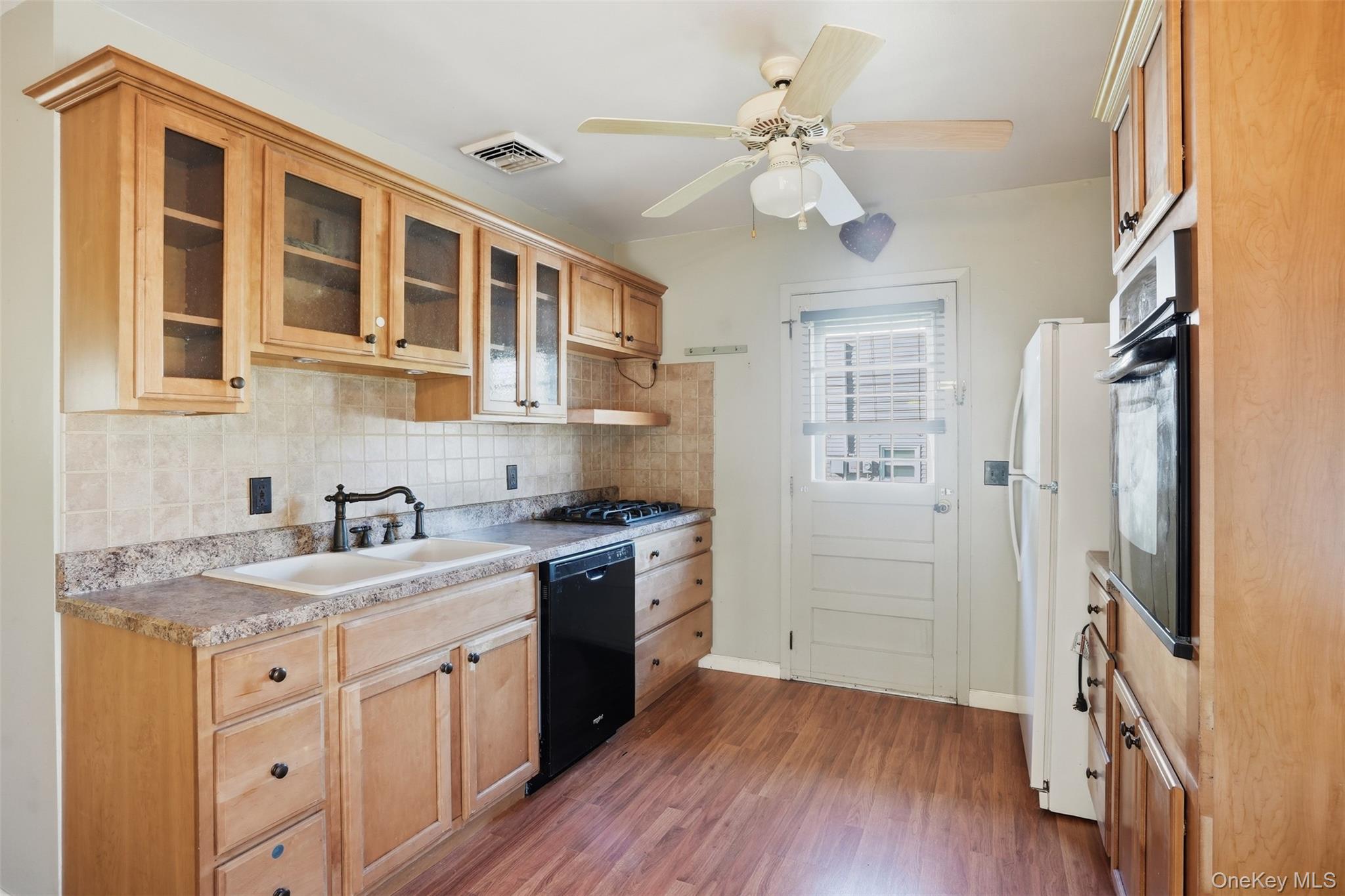 2 Crescent Drive Property Photo 9