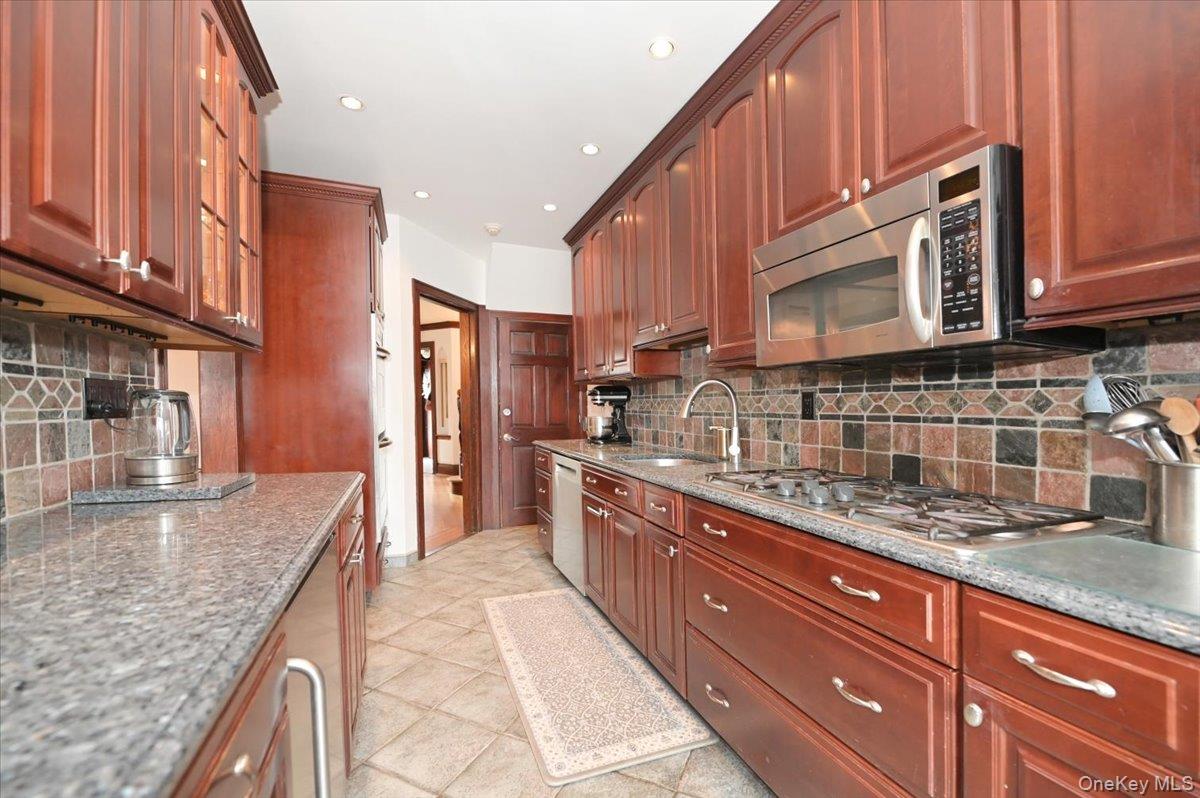 8750 62nd Road Property Photo 11