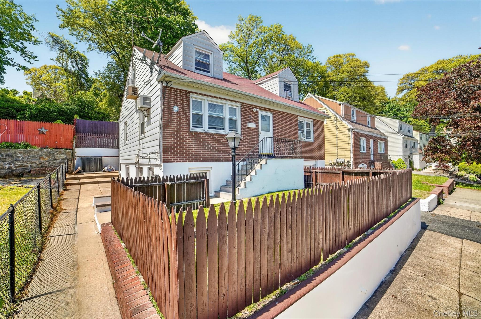 15 Halley Street Property Photo 1