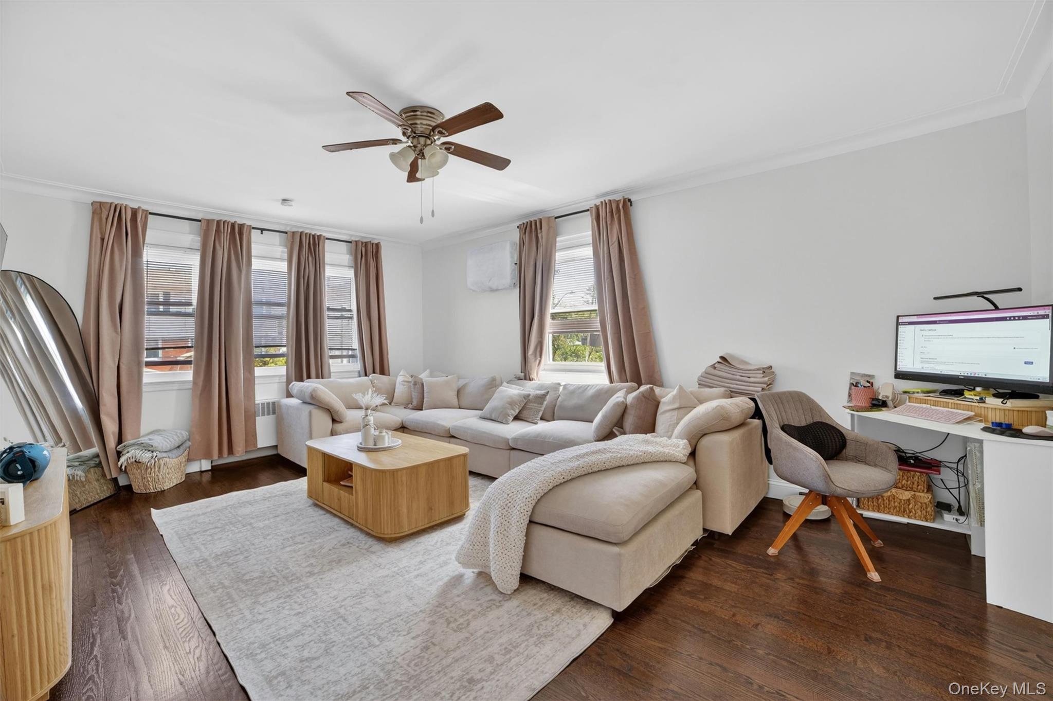 15 Halley Street Property Photo 3