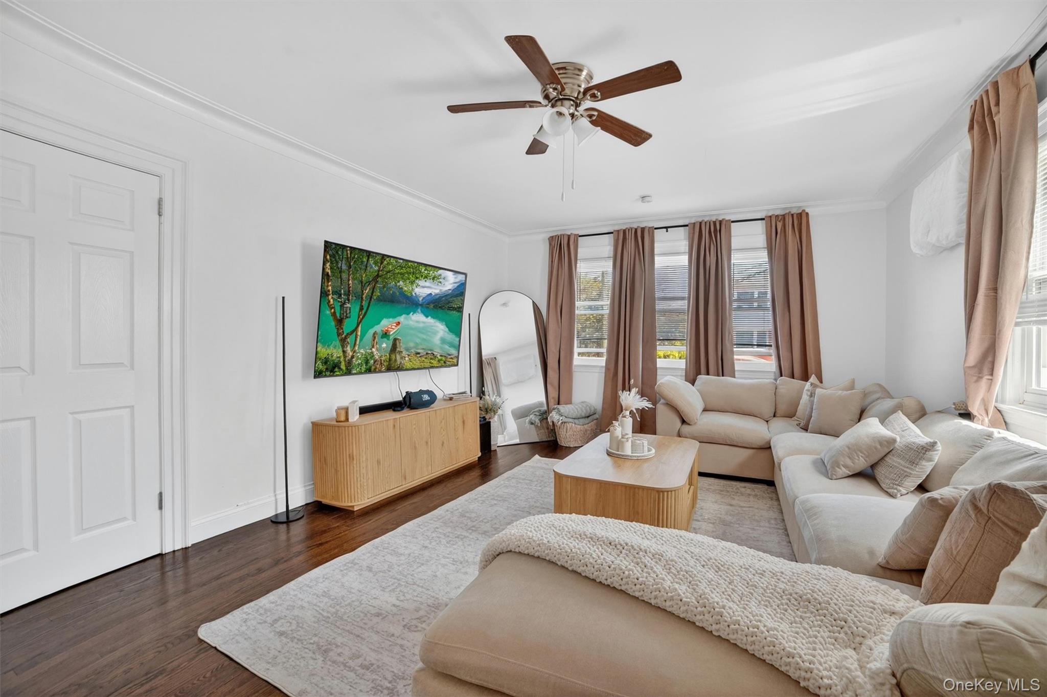 15 Halley Street Property Photo 4