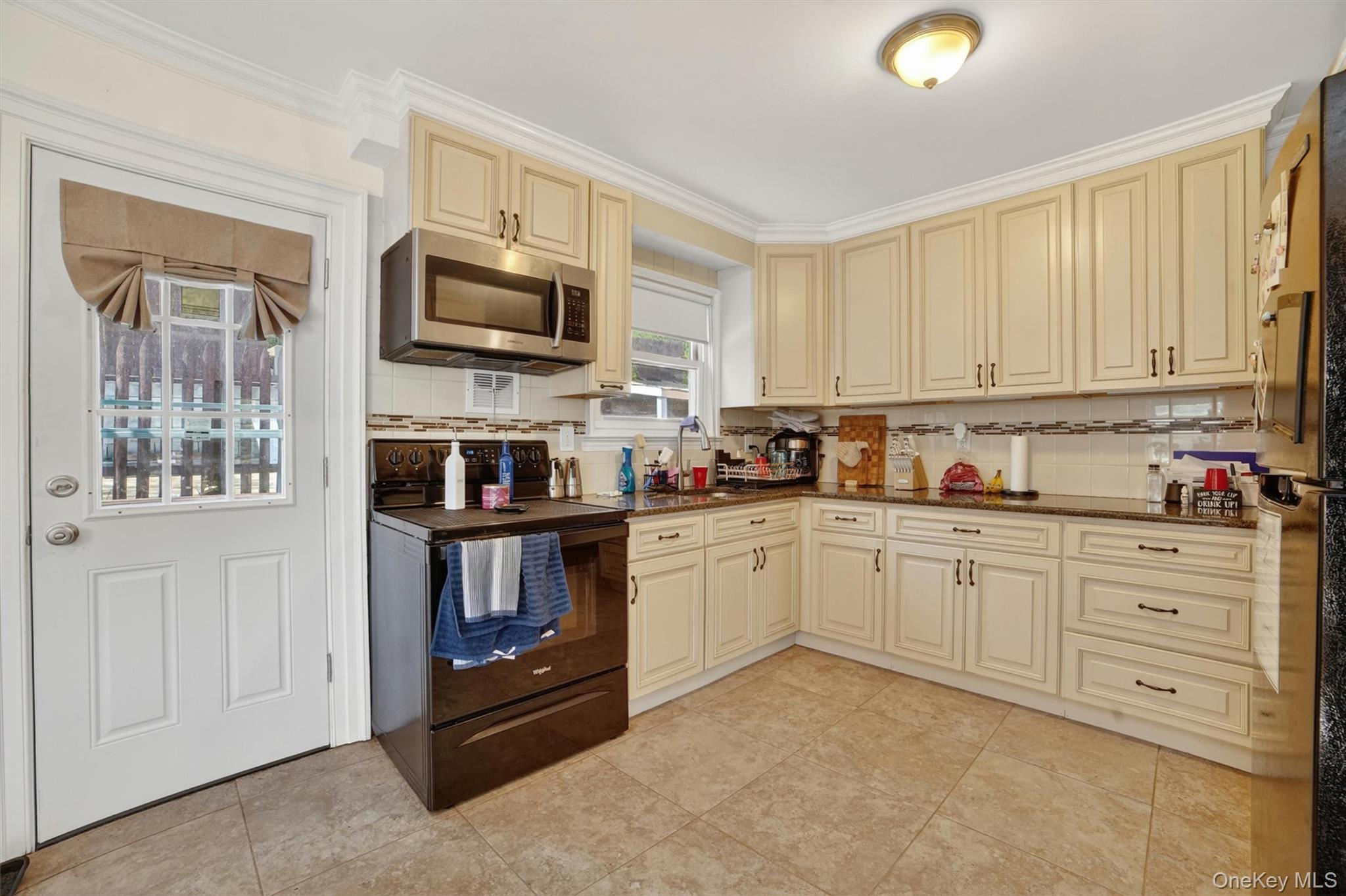 15 Halley Street Property Photo 7