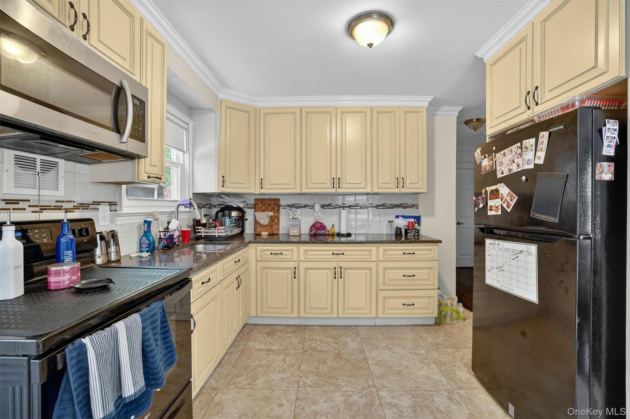 15 Halley Street Property Photo 8
