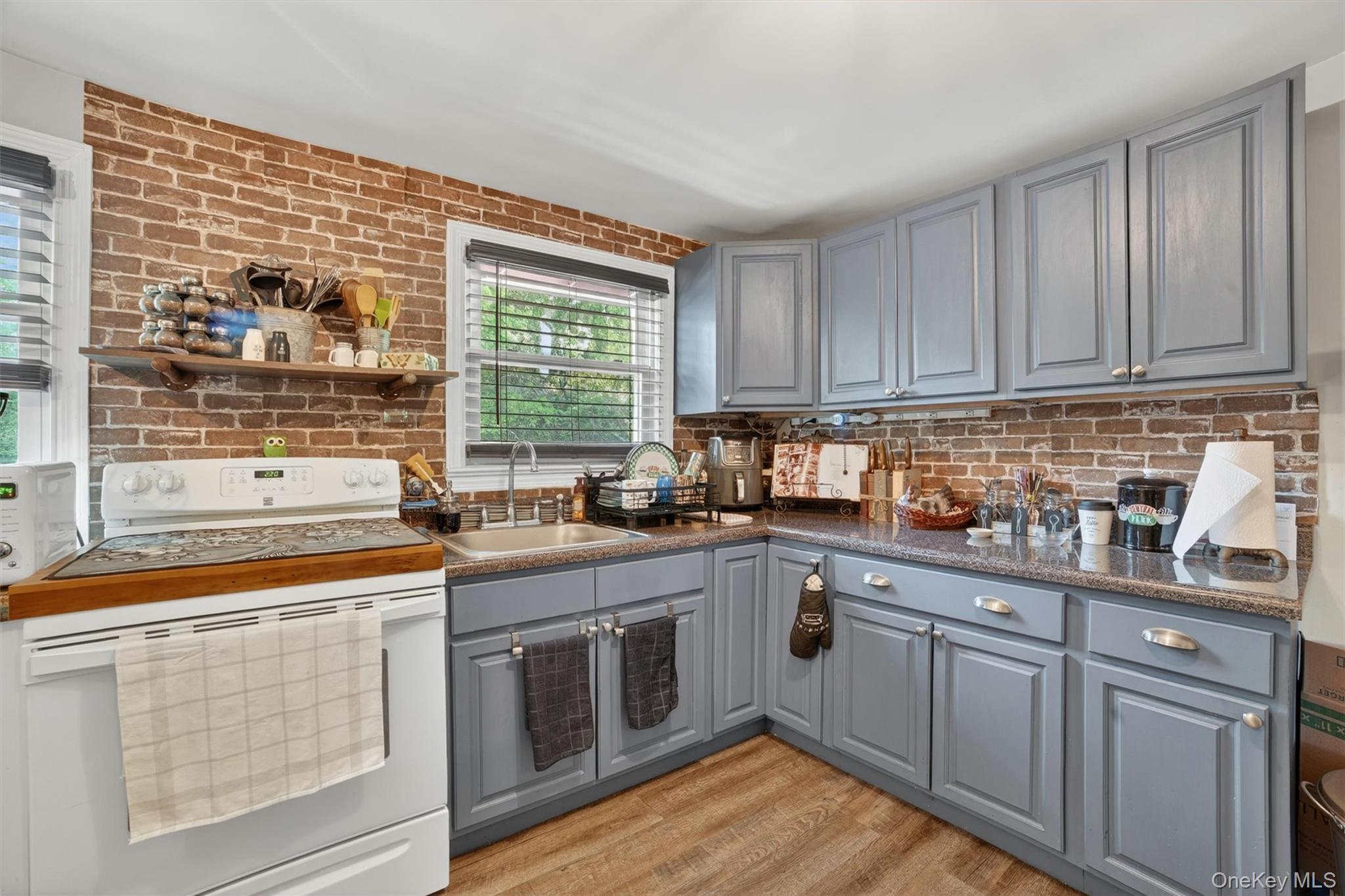 15 Halley Street Property Photo 22