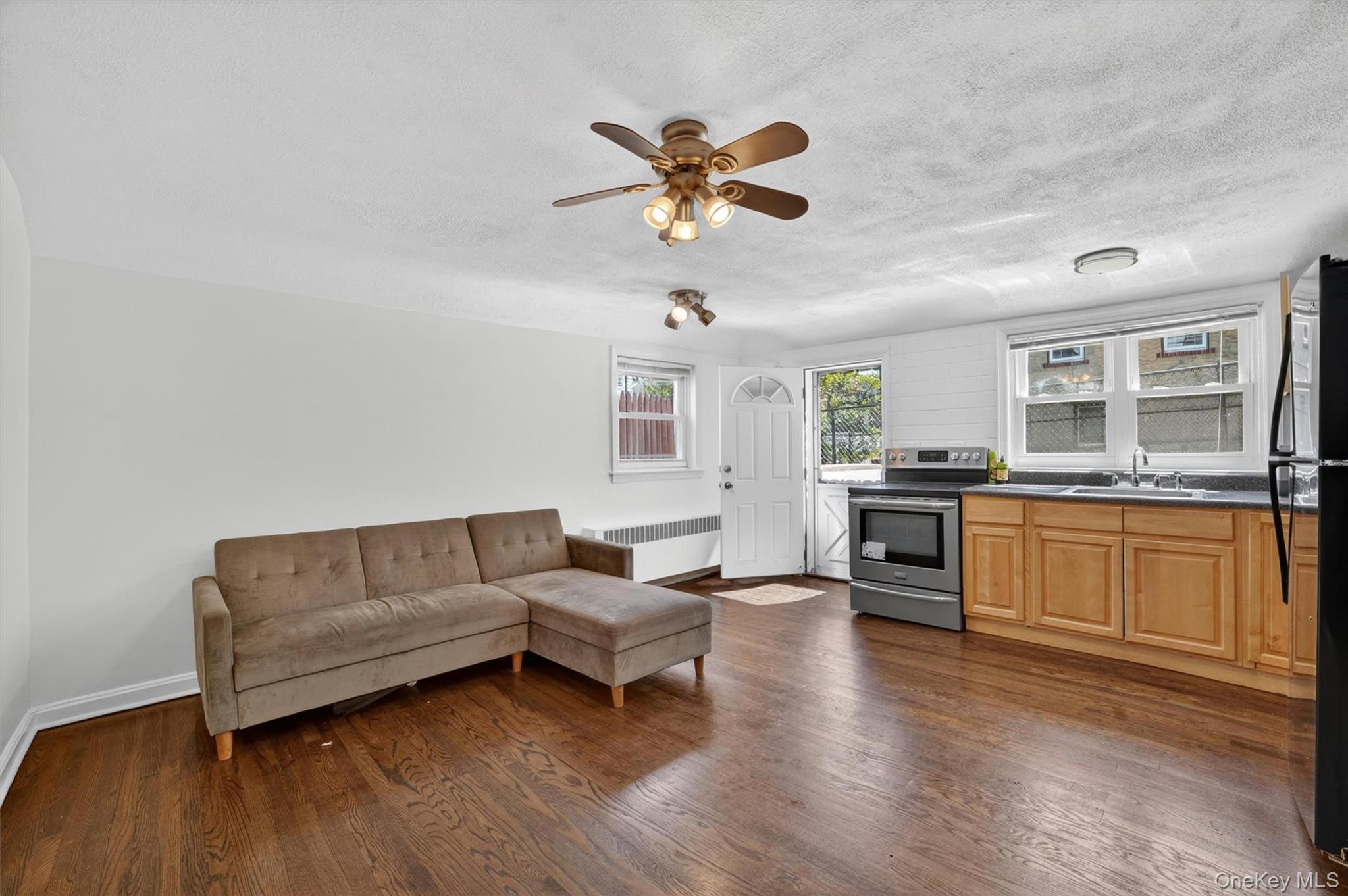 15 Halley Street Property Photo 27