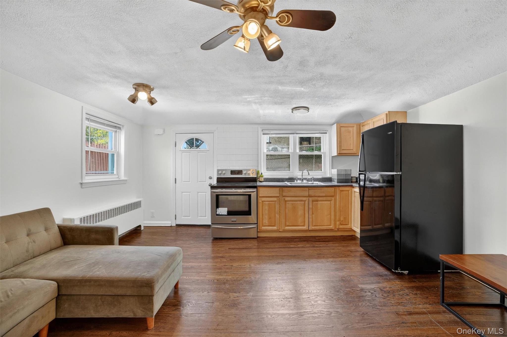 15 Halley Street Property Photo 28