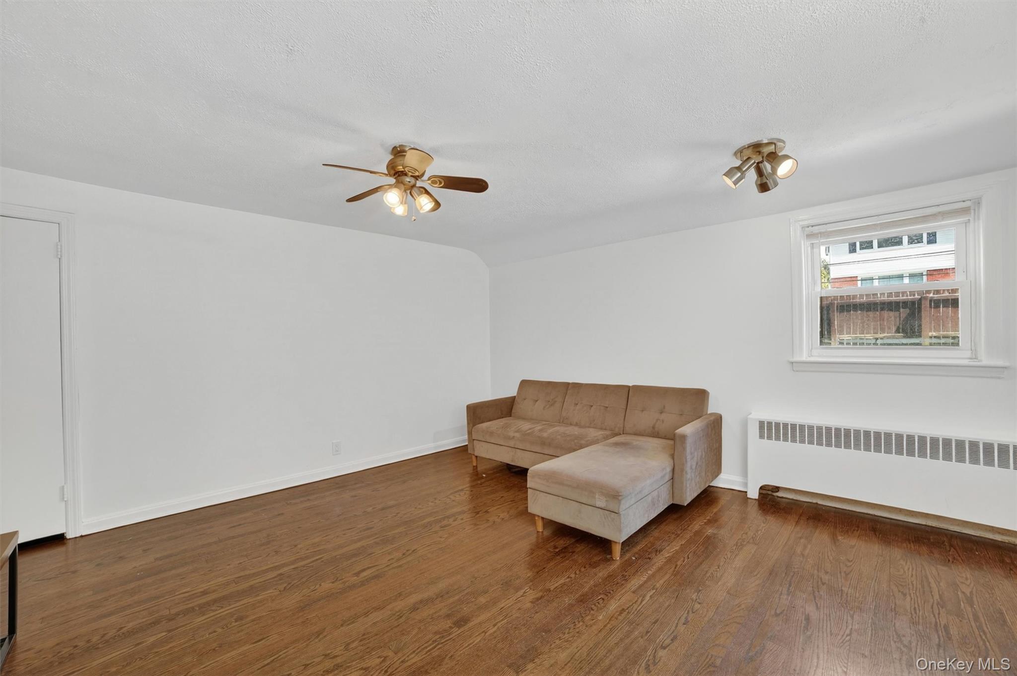 15 Halley Street Property Photo 29